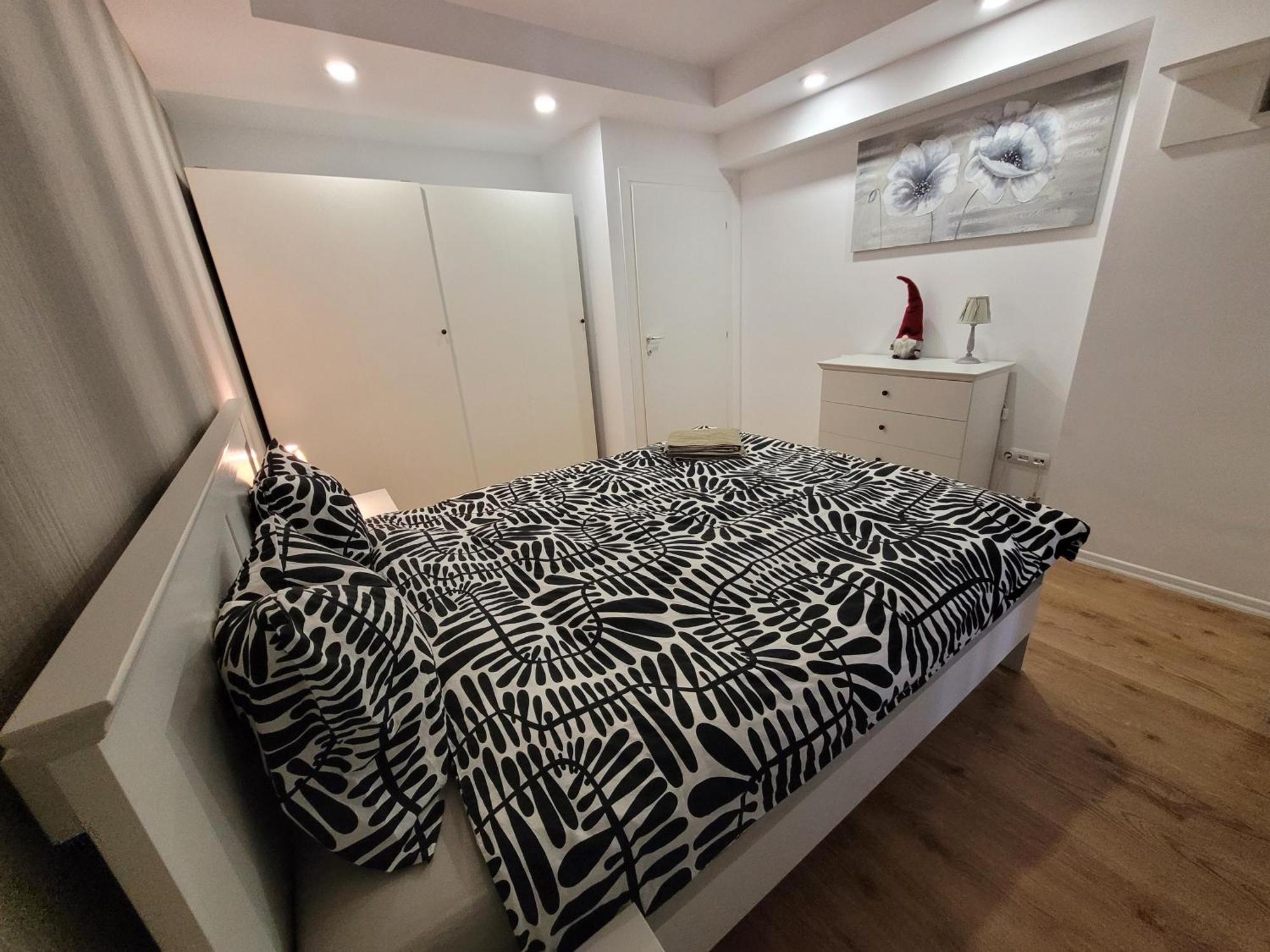 La Dolce Vita Apartment Stefanestii de Jos Екстериор снимка